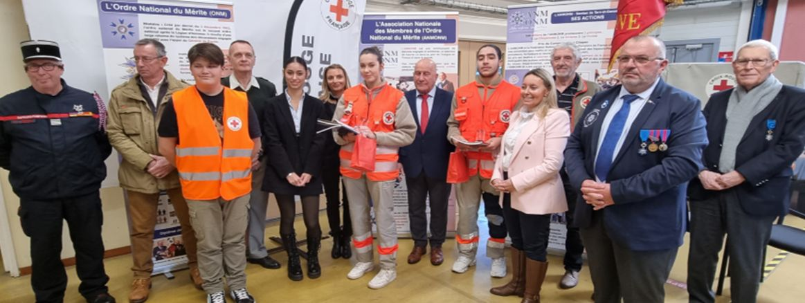 Prix de Jeunes Engagés de la Croix-Rouge : Lauréats 2023 Prix de Jeunes Engagés de la Croix-Rouge : Lauréats 2023